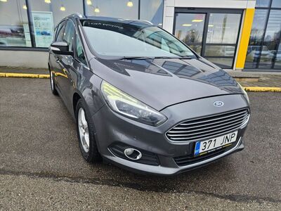 S-MAX Titanium